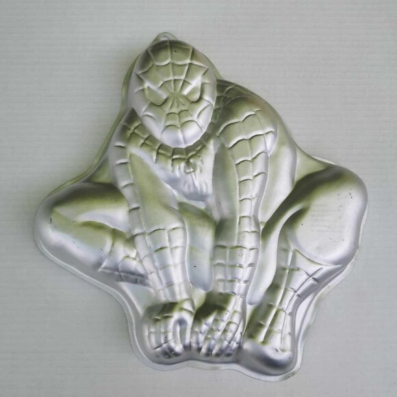 Spider-Man Cake Tray Large ( Wilton ) - Picture 1 of 2